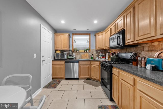 2534 S SARTAIN ST, Philadelphia, PA 19148