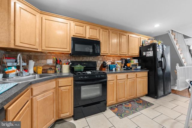 2534 S SARTAIN ST, Philadelphia, PA 19148