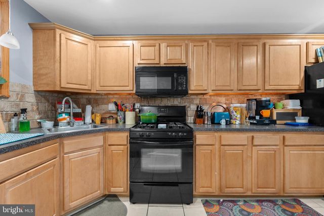 2534 S SARTAIN ST, Philadelphia, PA 19148