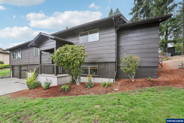 1290 Scenic View Dr, Stayton, OR 97383
