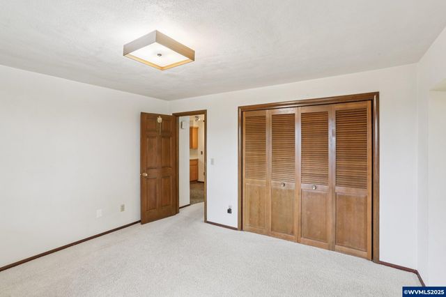 1290 Scenic View Dr, Stayton, OR 97383