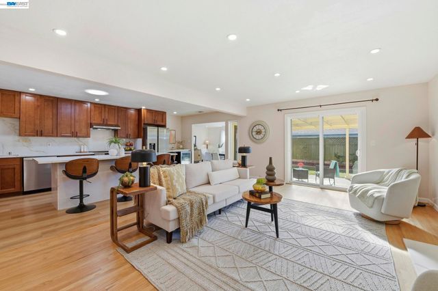 14297 Tiburon Rd, San Leandro, CA 94577