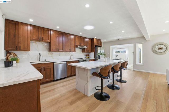 14297 Tiburon Rd, San Leandro, CA 94577