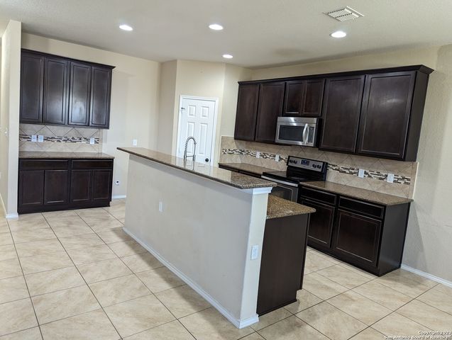 658 Trinity Meadows, San Antonio, TX 78260