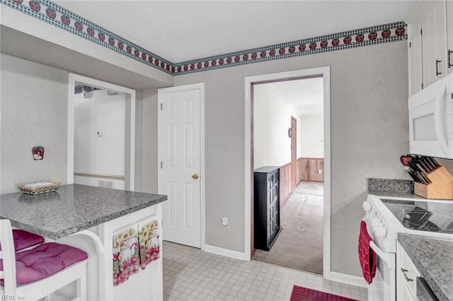 935 Chartwell DR, Newport News, VA 23608