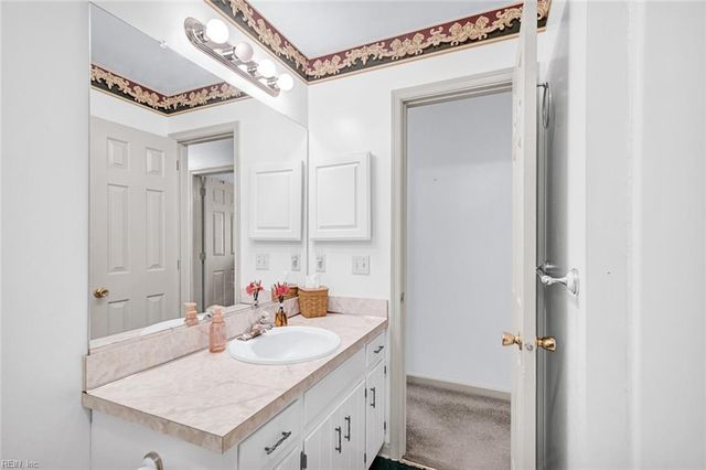 935 Chartwell DR, Newport News, VA 23608