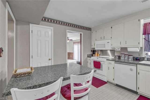 935 Chartwell DR, Newport News, VA 23608