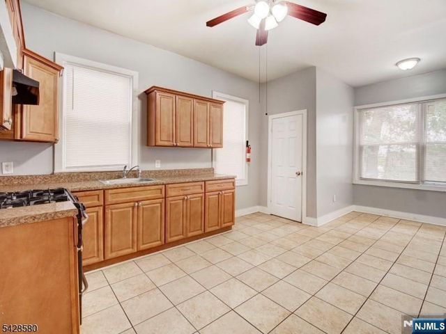 564 Sanford Avenue, Newark, NJ 07106
