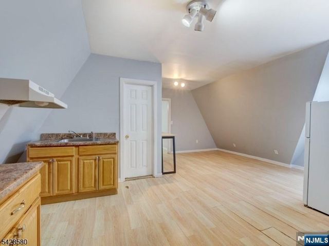 564 Sanford Avenue, Newark, NJ 07106