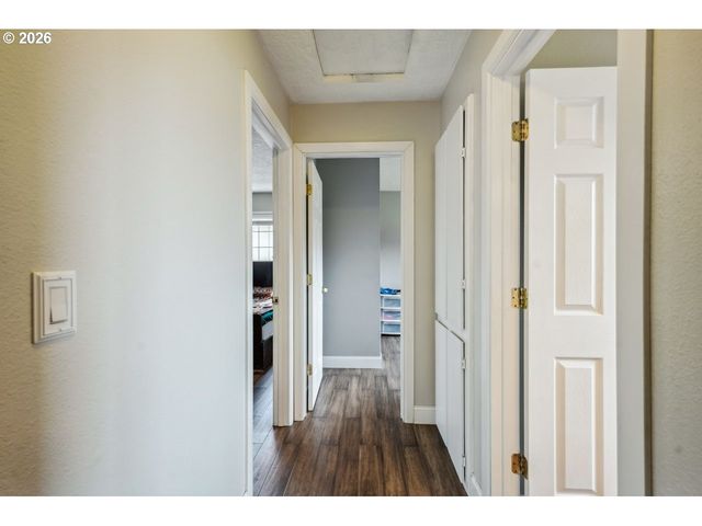 3381 NEBRASKA St, Longview, WA 98632