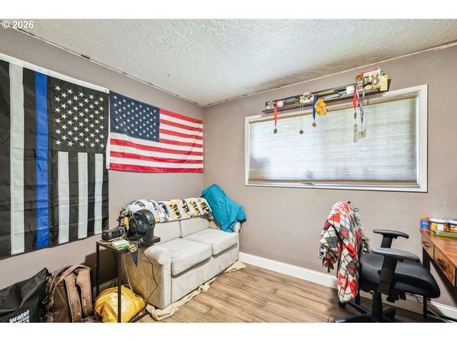 3381 NEBRASKA St, Longview, WA 98632