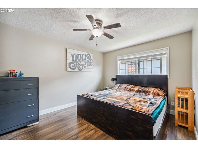 3381 NEBRASKA St, Longview, WA 98632