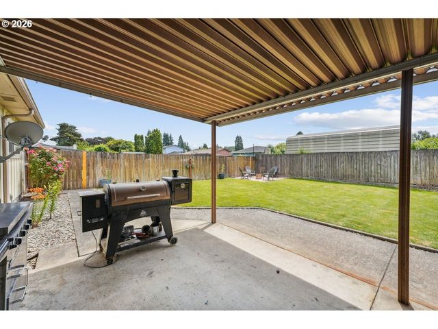 3381 NEBRASKA St, Longview, WA 98632