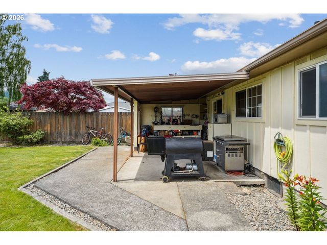 3381 NEBRASKA St, Longview, WA 98632