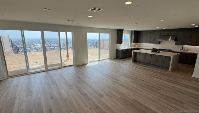 7795 La Mesa Summit Dr, La Mesa, CA 91941