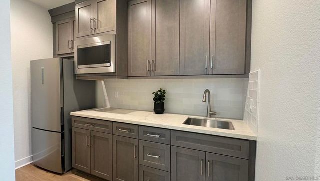 7795 La Mesa Summit Dr, La Mesa, CA 91941