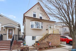 774 8th Street, Secaucus, NJ 07094