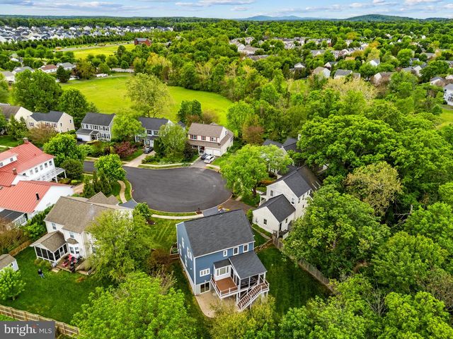 34 LINDEN HILL WAY SW, Leesburg, VA 20175