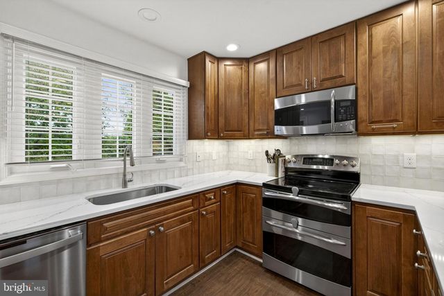 34 LINDEN HILL WAY SW, Leesburg, VA 20175