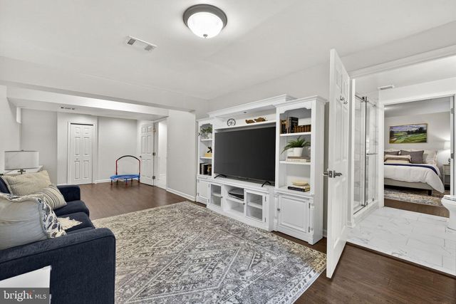 34 LINDEN HILL WAY SW, Leesburg, VA 20175