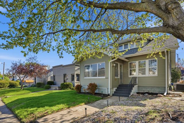 2951 Farnam Street, Davenport, IA 52803