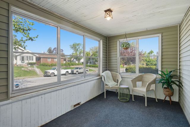 2951 Farnam Street, Davenport, IA 52803