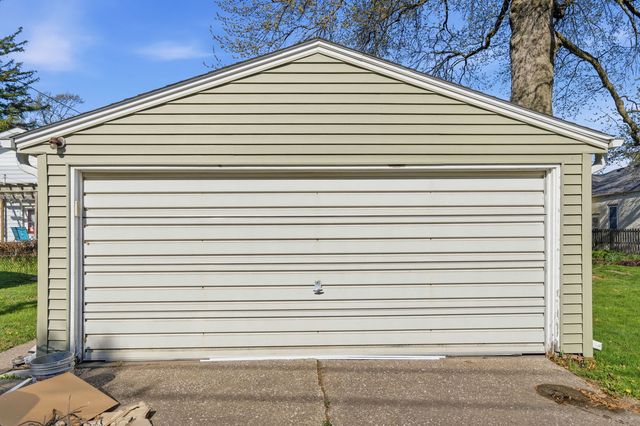 2951 Farnam Street, Davenport, IA 52803