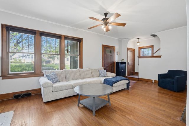 2951 Farnam Street, Davenport, IA 52803