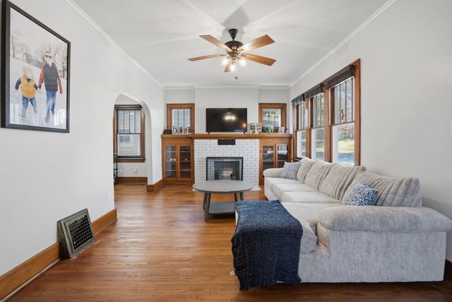 2951 Farnam Street, Davenport, IA 52803