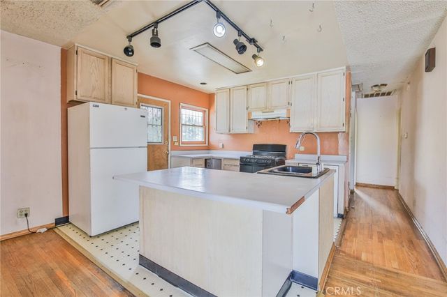 1208 S White Avenue, Compton, CA 90221