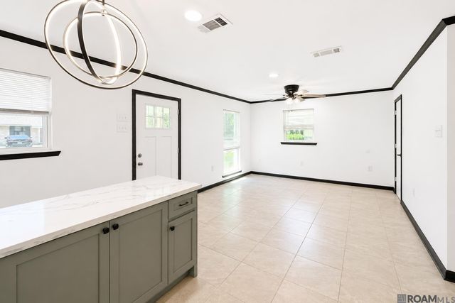 5785 Crestway Ave, Baton Rouge, LA 70812