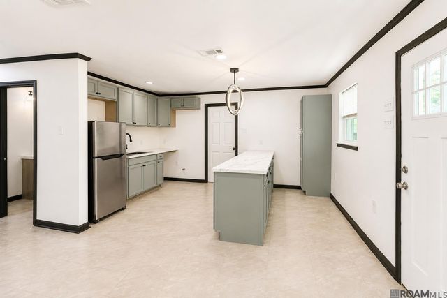 5785 Crestway Ave, Baton Rouge, LA 70812
