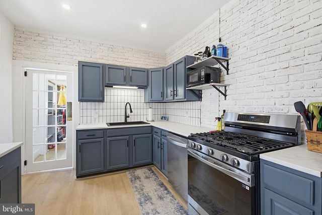 715 N QUEEN ST, Lancaster, PA 17603