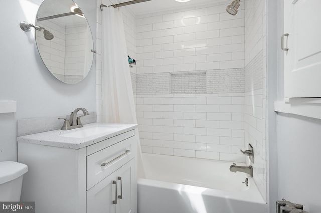 715 N QUEEN ST, Lancaster, PA 17603