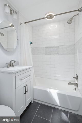 715 N QUEEN ST, Lancaster, PA 17603