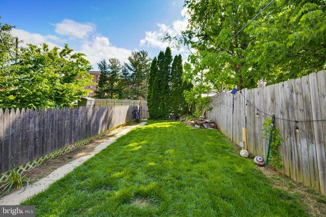 715 N QUEEN ST, Lancaster, PA 17603