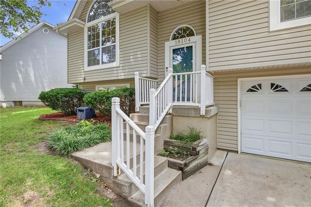 18104 E 31st Terrace Drive S, Independence, MO 64057