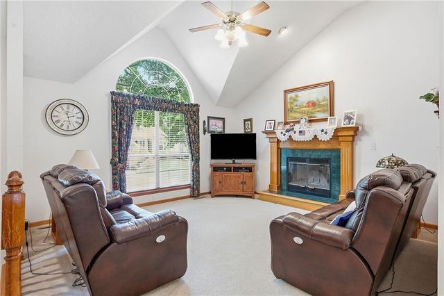 18104 E 31st Terrace Drive S, Independence, MO 64057