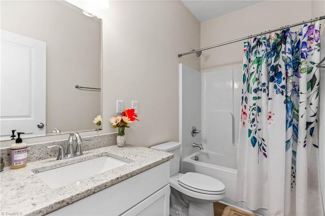 2529 Fiddlers Glenn Drive, Winston-salem, NC 27127