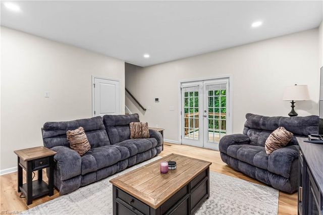 2529 Fiddlers Glenn Drive, Winston-salem, NC 27127