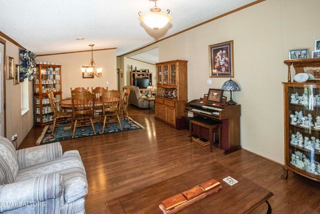 1424 Hickey Rd, Knoxville, TN 37932