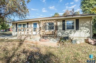 8400 E 41st St Street, Sioux Falls, SD 57110