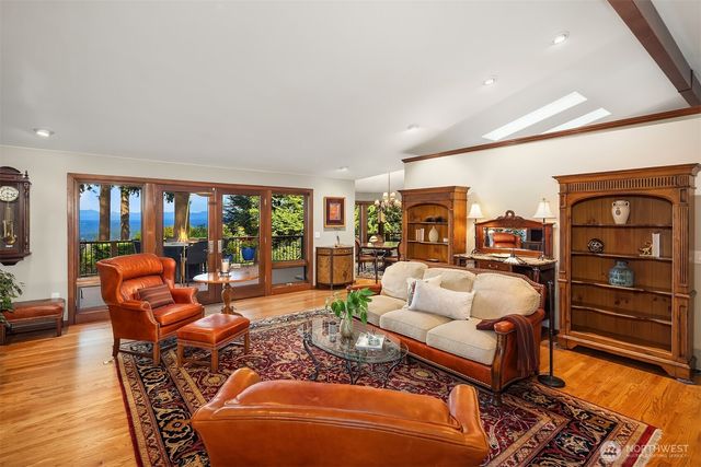 5902 172nd Place SE, Bellevue, WA 98006