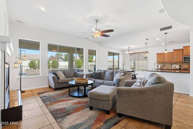 3332 E CANYON Way, Chandler, AZ 85249