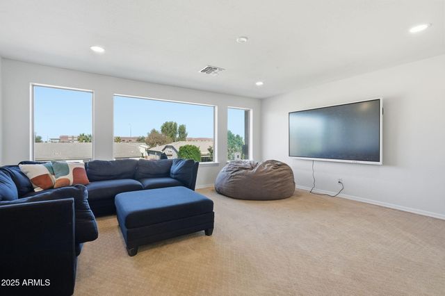 3332 E CANYON Way, Chandler, AZ 85249