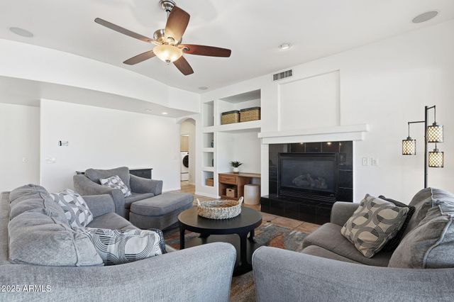 3332 E CANYON Way, Chandler, AZ 85249