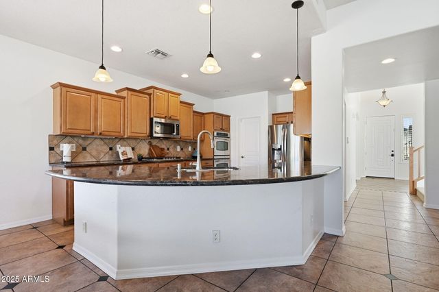 3332 E CANYON Way, Chandler, AZ 85249