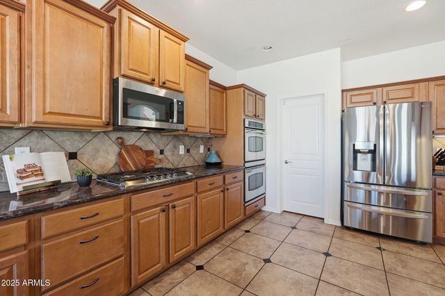 3332 E CANYON Way, Chandler, AZ 85249