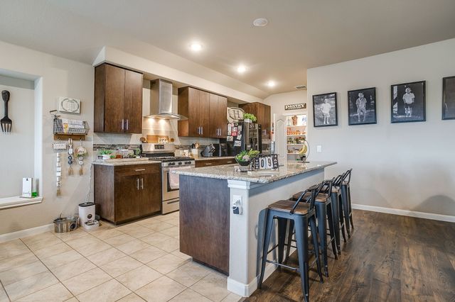 1004 Fairfax Drive, Godley, TX 76044