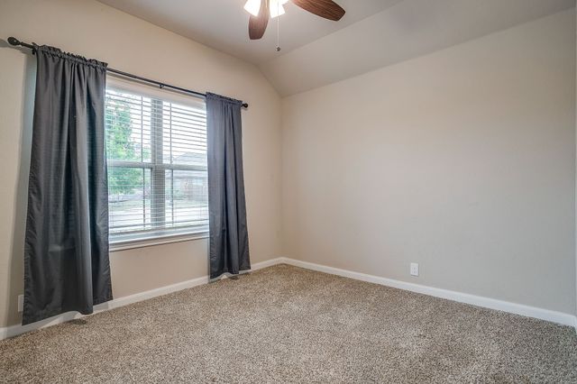 1004 Fairfax Drive, Godley, TX 76044